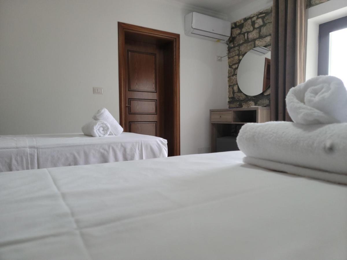 G&K Garden Hotel Μπεράτ Εξωτερικό φωτογραφία