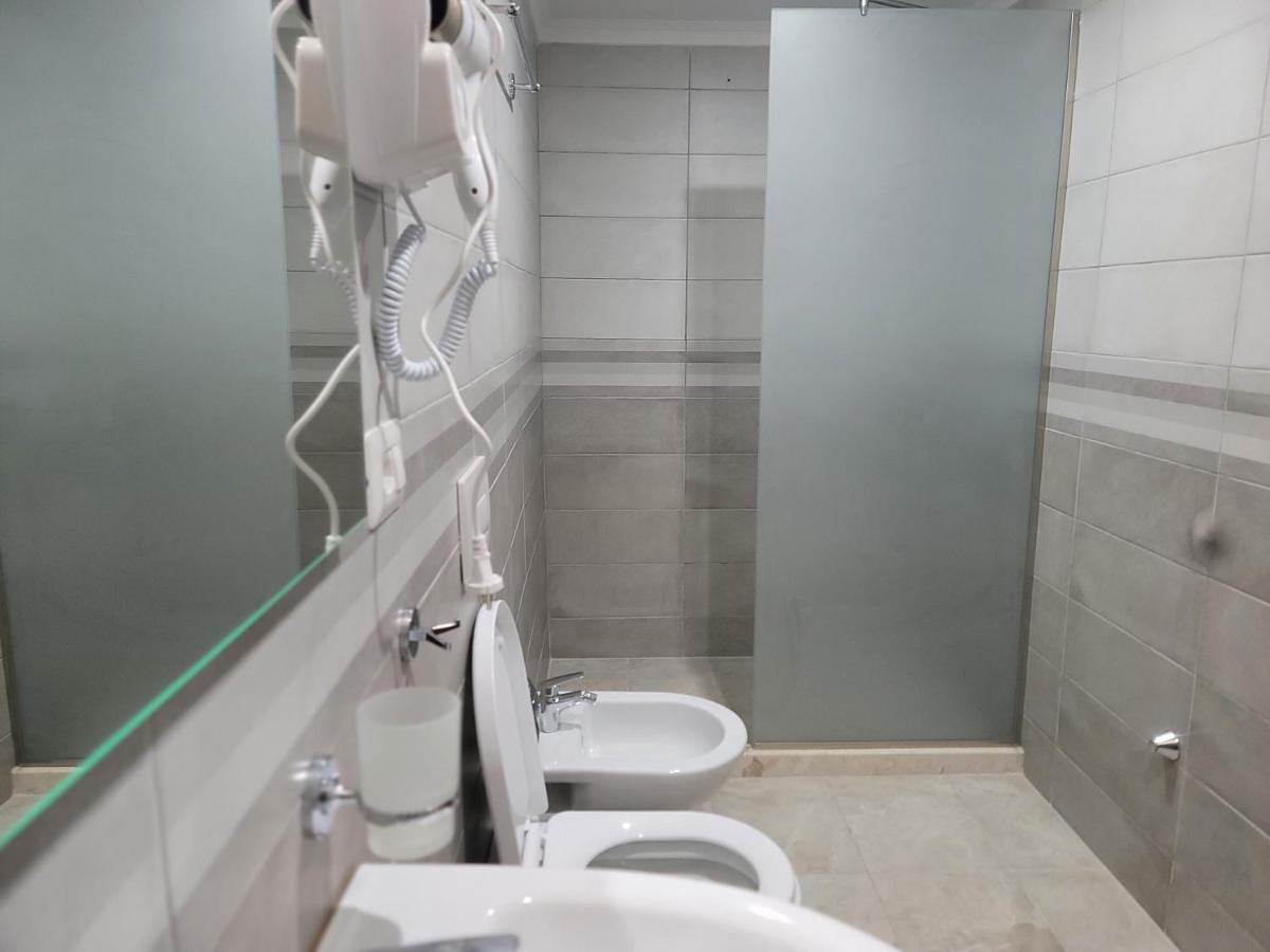 G&K Garden Hotel Μπεράτ Εξωτερικό φωτογραφία